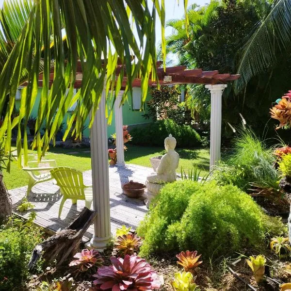 Gites d'Arles Bungalow T1 BIS, hotel v destinaci Le Moule