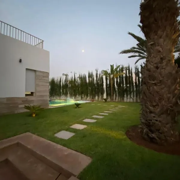 Superbe Villa ,Piscine,Accès plage,Zone balnéaire, hotel v destinaci Tamraght Ouzdar