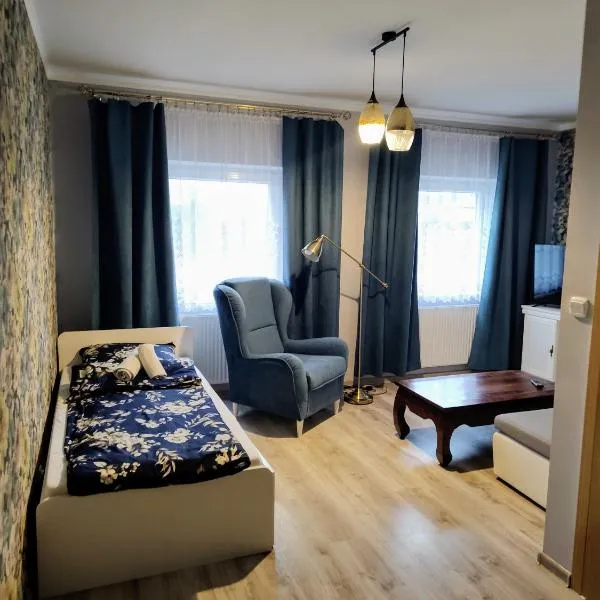 Restauracja i noclegi IRYS، فندق في جاسلو