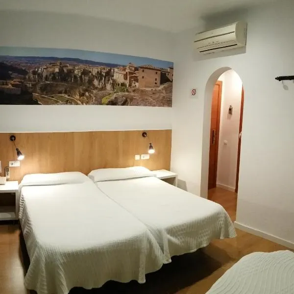 Hostal Restaurante Cornella, hotel v destinaci Cornellà de Llobregat