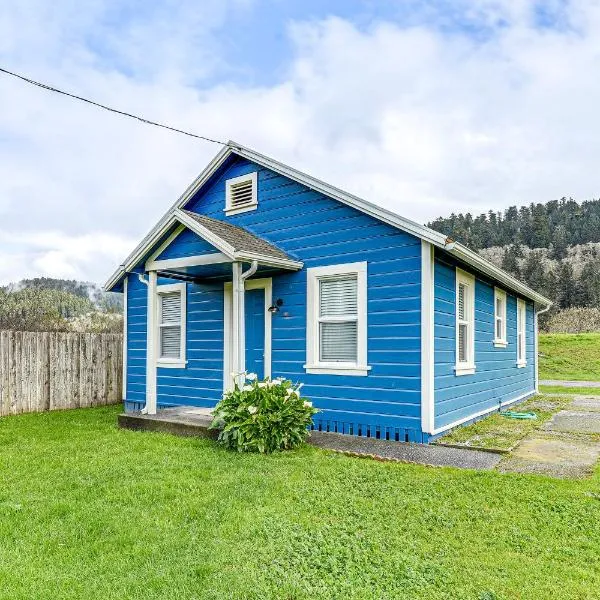 Cozy NorCal Cottage 2 Mi to Redwoods and Beaches!, hotel v destinaci Orick