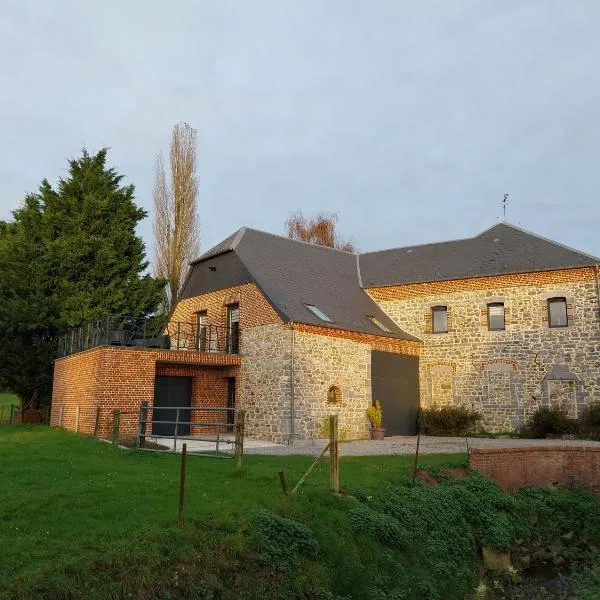 Le murmure du ruisseau - Pièce de vie 60 m2 - Terrasse 30 M2 - 2 WC, hotel v destinaci Sémeries