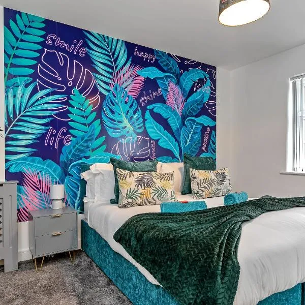 Stunning Two Bedroom-Free Parking-Central Location-Two Bathrooms-Close to Airport & Station, hotel sa Luton