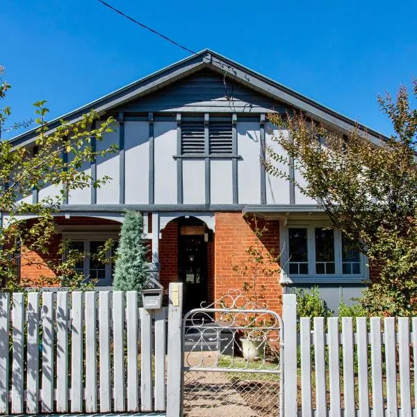 Fitzroy House - Federation charm near town centre, hotel in Cowra