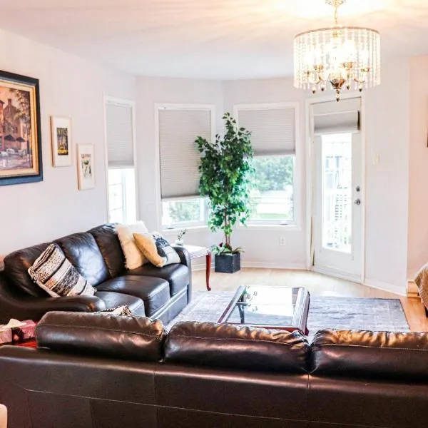 Condo de charme familial, hotel in Brossard
