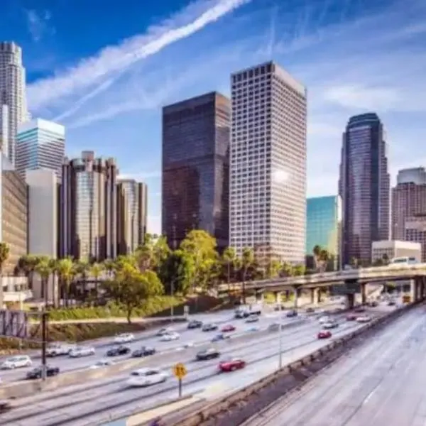 Chic Getaway Cozy Comfortable and Convenient with Two Bedrooms