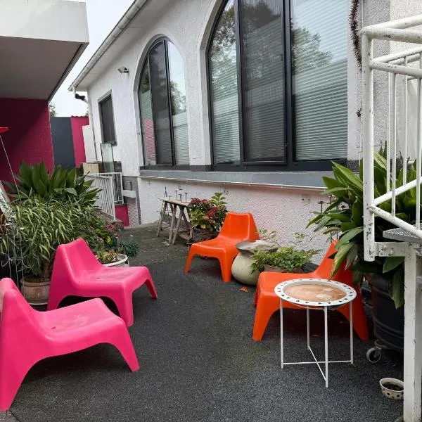 Modernes 1 Zimmerapartment nahe Frankfurt am Main、ホイゼンシュタムのホテル
