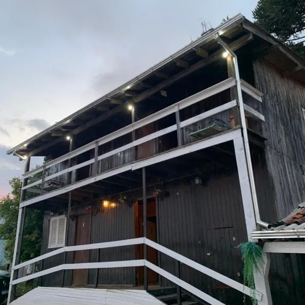Pousada dos Papagaios, hotel in Bom Jardim da Serra