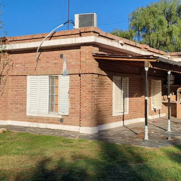 Posada Los Cerros, hotel v destinaci Luján