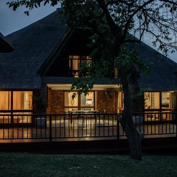 DUBE SAFARI LODGE at Kruger Park Lodge, hotel v destinaci Hazyview