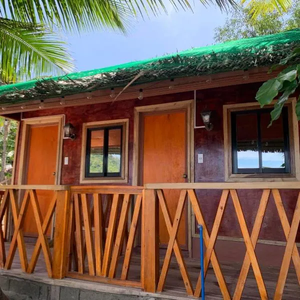 UHHA Inn, hotel v destinaci Locaroc