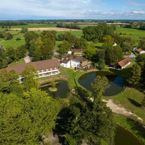 Hôtel et Cottages Domaine Du Marquenterre, hotel v destinácii Saint-Quentin-en-Tourmont
