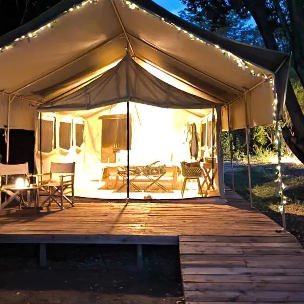 Julia's River Camp, hotel u gradu Talek
