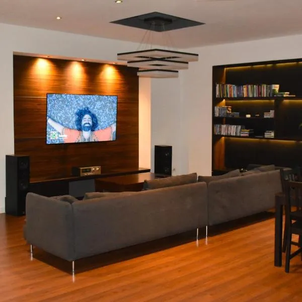 Manufaktura Bakery, Penthouse 200m, PRYWATNA KAMIENICA, PARKING STRZEŻONY, hotel v Lodži