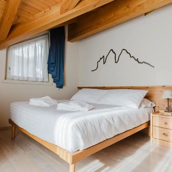 PINZOLO SKI LODGE vicino funivie, hotel in Pinzolo