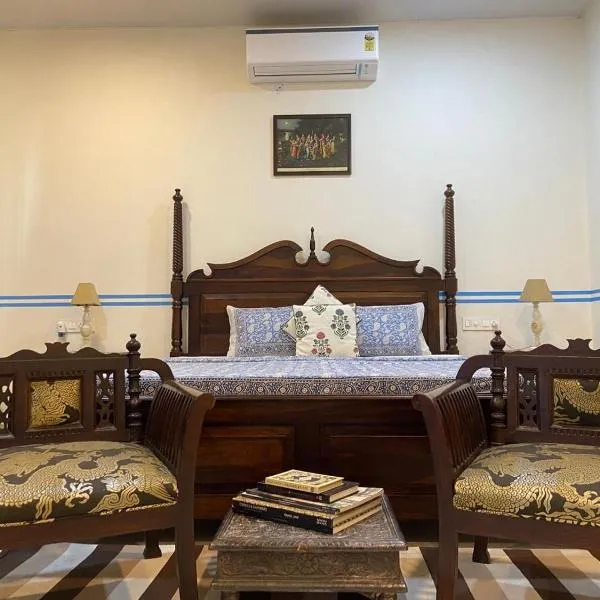 A heritage homestay - kishore niwas haveli in the old city, hotel in Jaipur