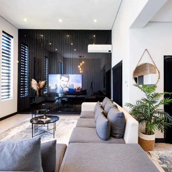 Phoenix Home, hotel in Cape Town