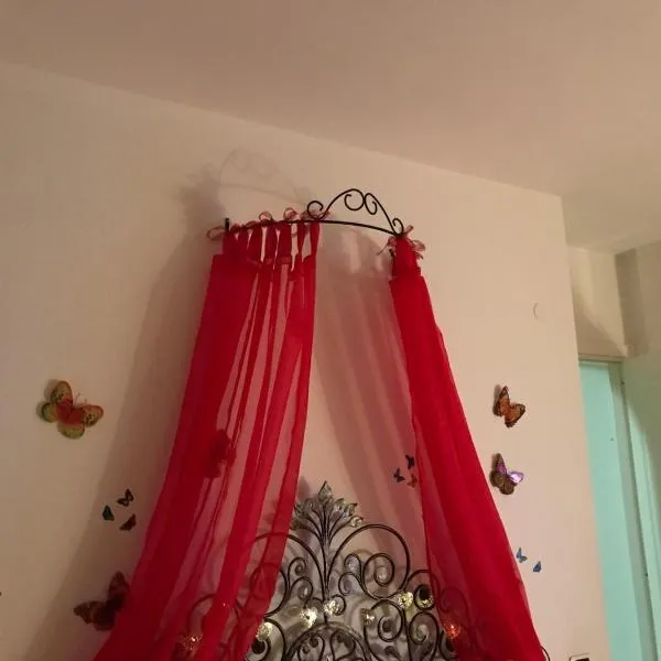 Appartamento confortevole, hotel v destinaci Tortona