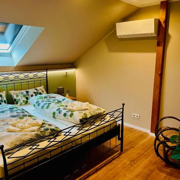 Ferienwohnung "Bei Freunden", hotel in Naumburg