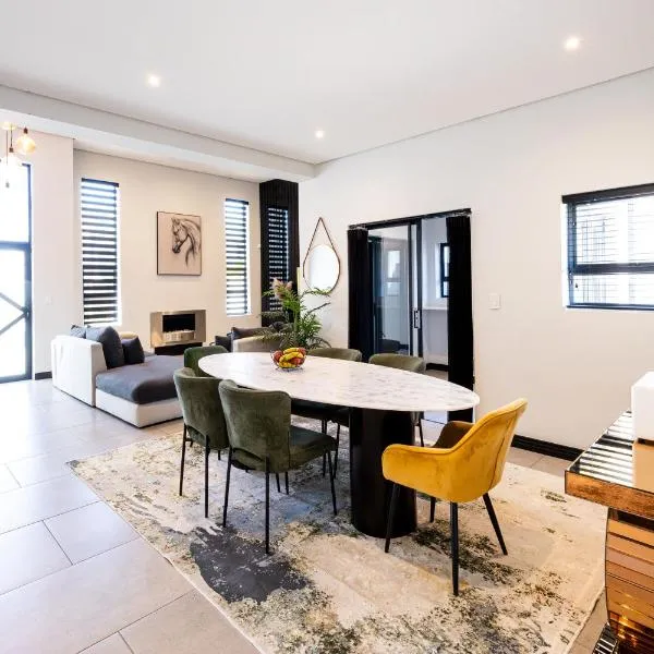 Phoenix Home, hotel in Cape Town
