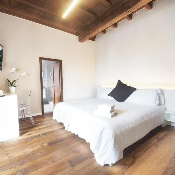 Garni degli Angioli, hotel v destinaci Ascona