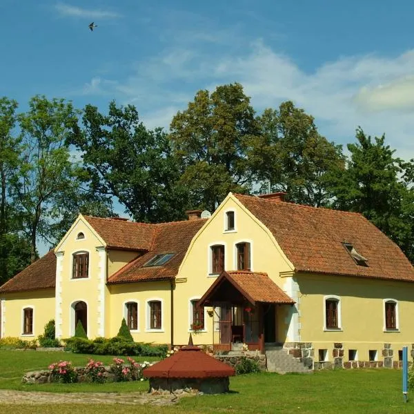 Dworek Szarki, hotel en Szarki