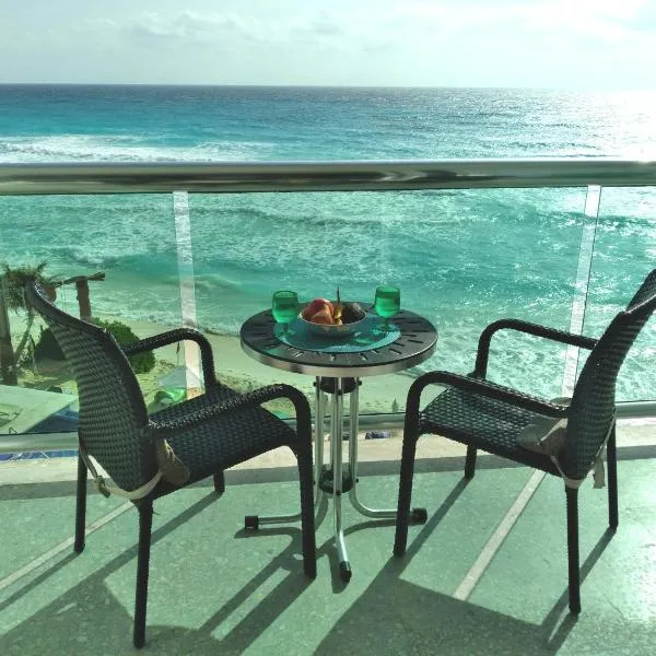 Ocean Seaview Dream condo next to clubs, hotel en Cancún