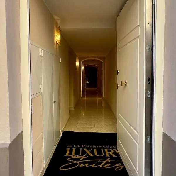 La CHARTREUSE Luxury Suites, hotel in Parma