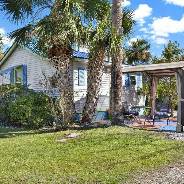 Suncatcher Cottage 1508-2nd Avenue A, hotel in Tybee Island