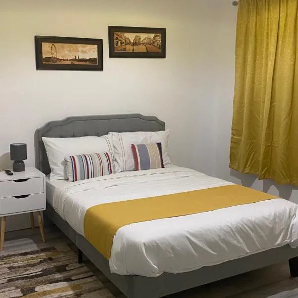 New Guest House, Individual Ensuite Rooms with Comfortable Double Beds, TV and WiFi, hotel in Luton