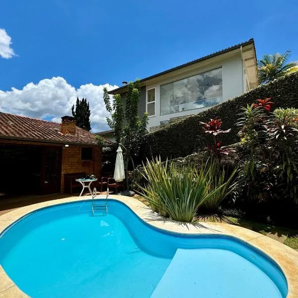 Casa na Serra com piscina, sauna e churrasqueira