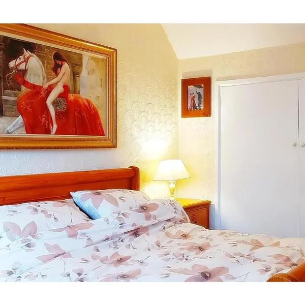 Amazing Family Cottage Just mins to Beach & Attractions, 3 bed, Sleeps 5, Large Garden, Off Road Private Parking, Fab Free WiFi & Pets are Welcome too! The Perfect Family holiday Getaway!, hotel v destinaci Chapel Saint Leonards