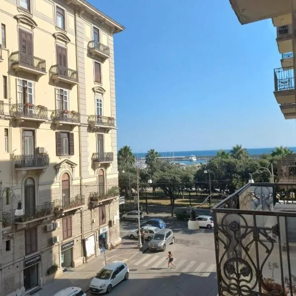 Mareluna Promenade - Exclusive Apartments, hotel v destinácii Salerno