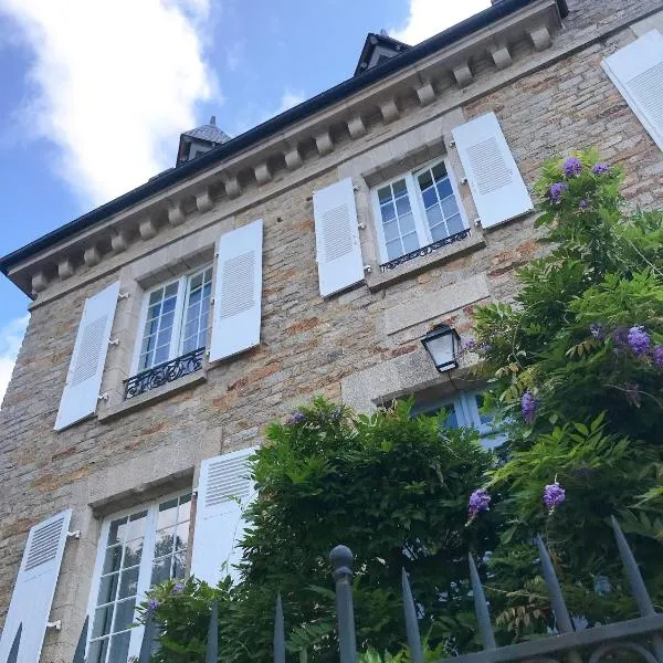 Le 14 St Michel, hotel v destinaci Josselin
