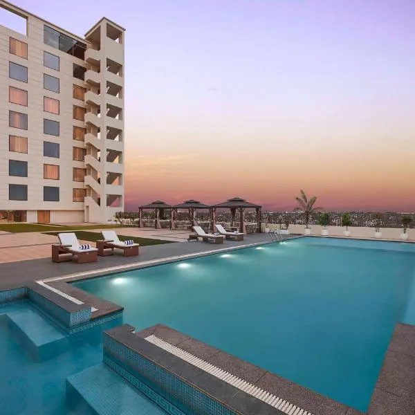 Doubletree By Hilton Varanasi, hotel di Varanasi