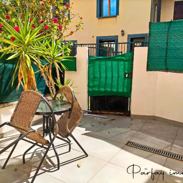 Maison de bourg avec terrasse, hotel v destinaci Gerzat