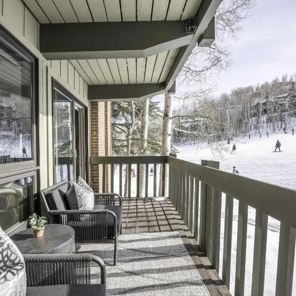 Renovated 2 BR Condo w Hot Tub -Mountain Views!, hotel in Snowmass Village