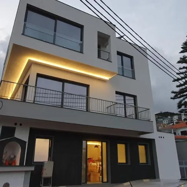 SCIROCCO SUITES Madeira - Ocean View, hotel en Água de Pena