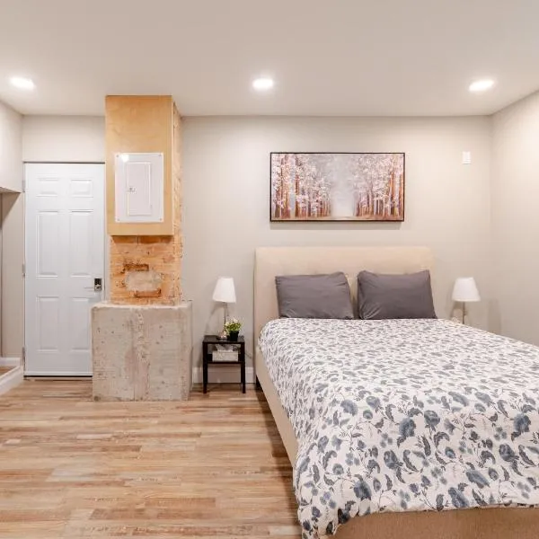 ENTIRE 1 BEDROOM APARTMENT ACROSS FROM GOOGLE - br1, hotel em Kitchener