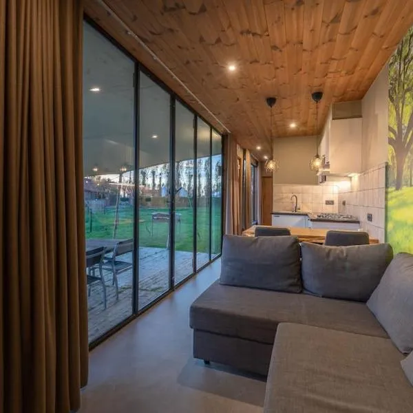 Tiny House 't klein geluk dichtbij Brugge met fiets', hotel v destinaci Wingene