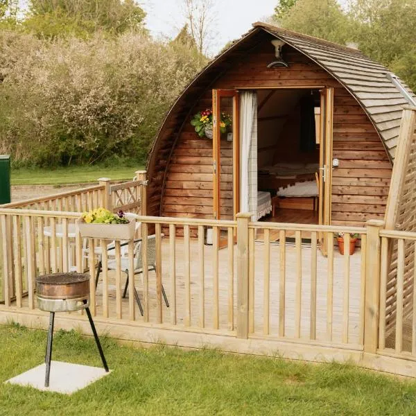 Maglia Rosso by Wigwam Holidays, hotel in Whepstead