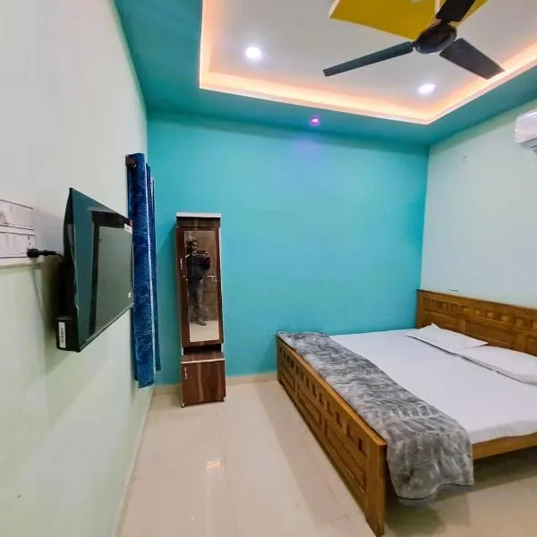 Utsav Lodge and Mangal Bhavan, hotel in Pipariā