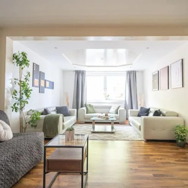 Big luxury 3BR near Center, hotel in Vienna