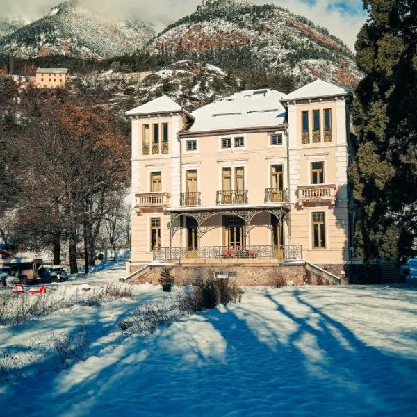 Villa Sequoia, Maison d'hôte à Jausiers, hotel in Jausiers