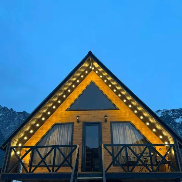 Apex Cottages, hótel í Kazbegi
