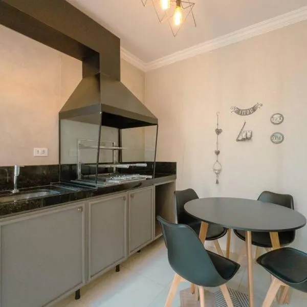 Belíssimo Apartamento MJ44, hotel v destinaci Maringá