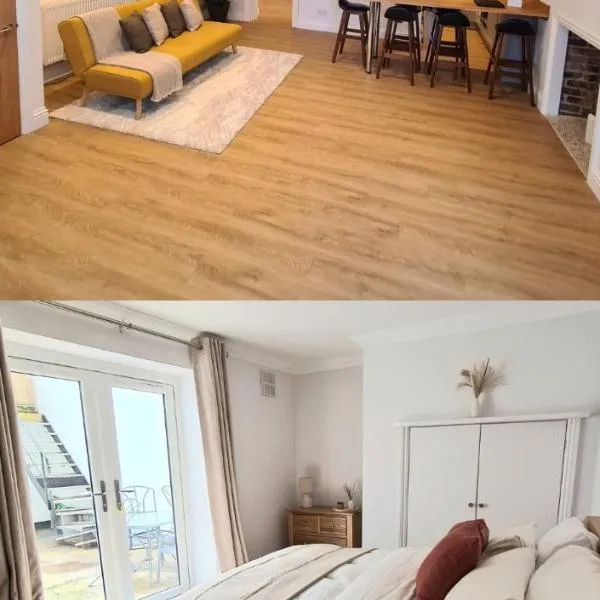 Luxury, Spacious 3 Bedroom, Beachfront Apt with Parking & Courtyard - Shoreside, hotel v destinaci Margate