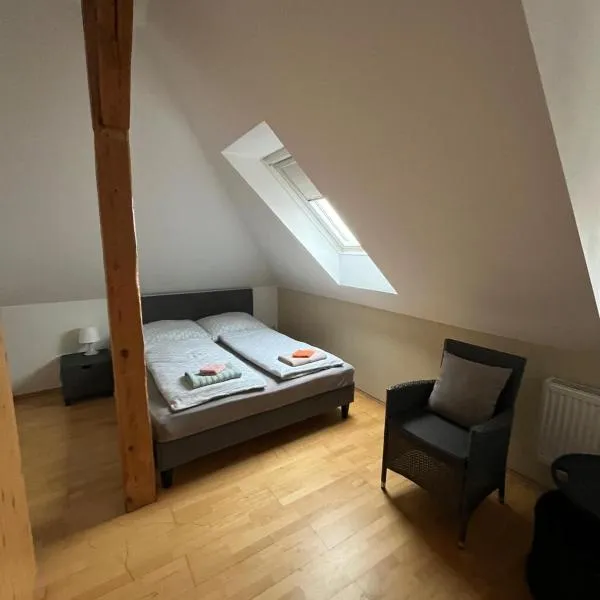 Doppelzimmer, TV- Bad, Kühlschrank- Parkplatz-17, hotel v destinaci Meine