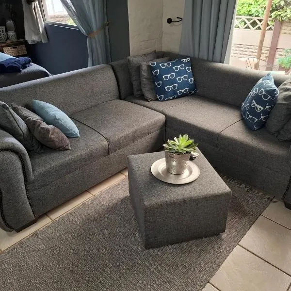 Salty Sands Beach Flat, hotel in Durban