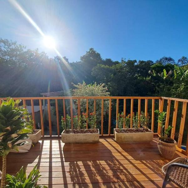 Casa Verde, Paz e Aconchego, a 1 km da rua do lazer, espaçosa, calma para descansar e jacuzzi quentinha para relaxar!